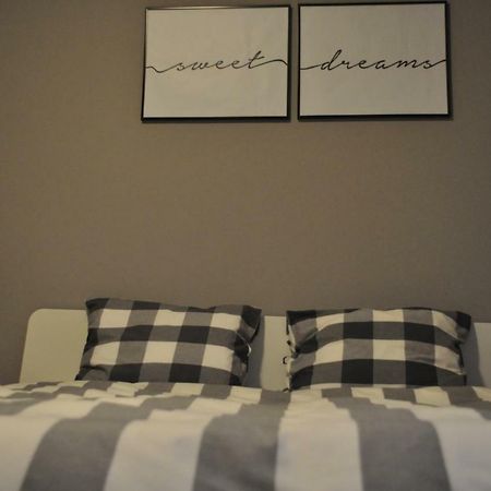 Sleep & Fly Apartment Otopeni Extérieur photo